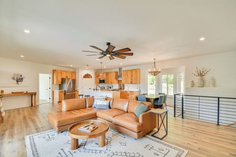 Living Area | Upper Floor