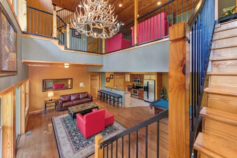 Livingroom, Kitchen, Pool Table