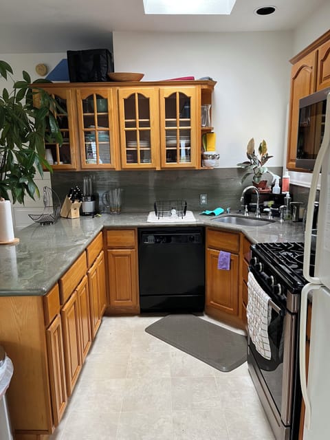 Kitchen with loads of counter space, dishwasher, Espresso Breville, etc.