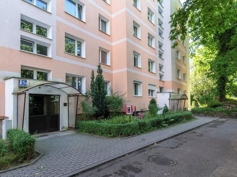 Neighborhood  | Book Now With RENTUJEMY.COM