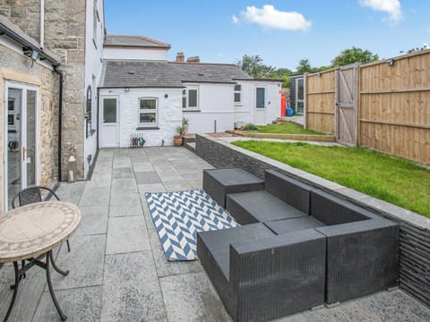 Outdoor | Lanner Moon, Lanner