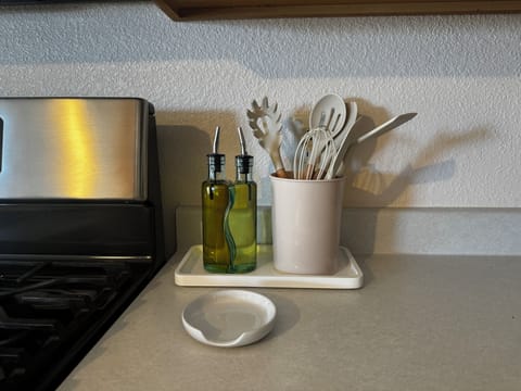 Oilive oil & canola oil provided for your cooking needs