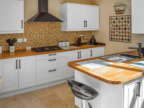 Kitchen | Valentine Retreat, Evesham