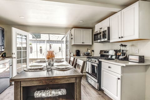 Dining Area | Dishware/Flatware | Kitchen | Cooking Basics