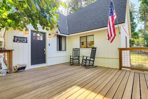 Private Deck | Outdoor Seating | Gas Grill