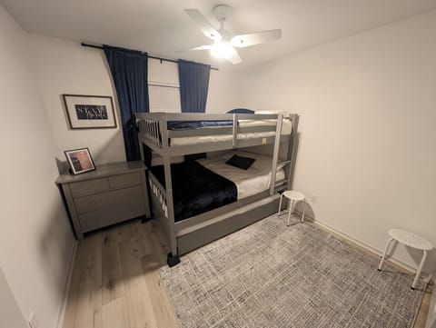 3 bedrooms, desk, iron/ironing board, travel crib