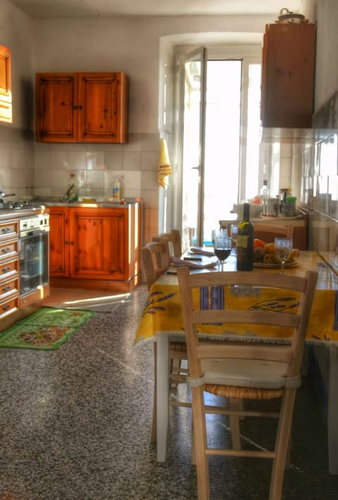 Large kitchen with lunch/dinner table