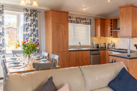 Living Room / Lounge