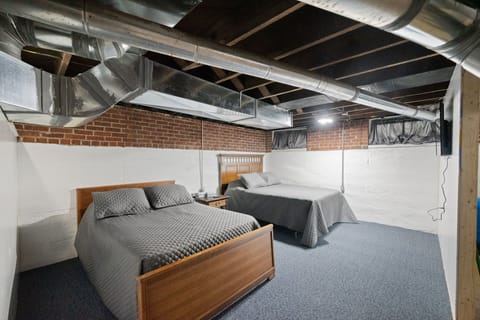 2 of 10 beds located in Home