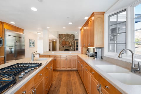 Indoors, Kitchen, Sink, Sink Faucet, Hardwood