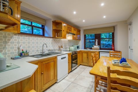 Swarthbeck House - Howtown, Ullswater | Kitchen