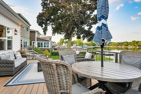 Deck | Outdoor Dining Area | Seating