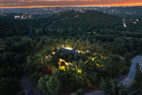 Remarkable views of nature offering a picturesque and calming retreat.