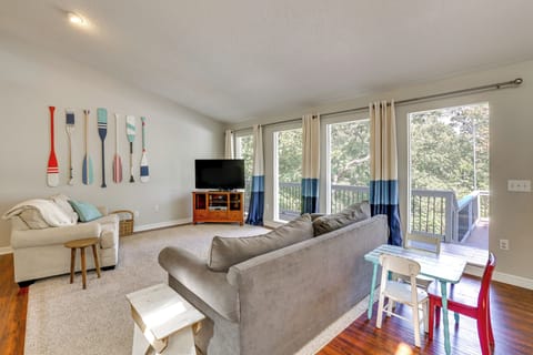 Garfield Vacation Rental | 5BR | 3BA | 3 Steps to Enter | 3,300 Sq Ft