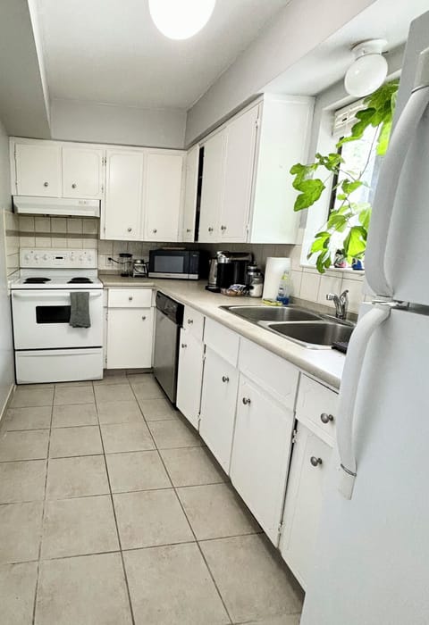 Fully equipped kitchen