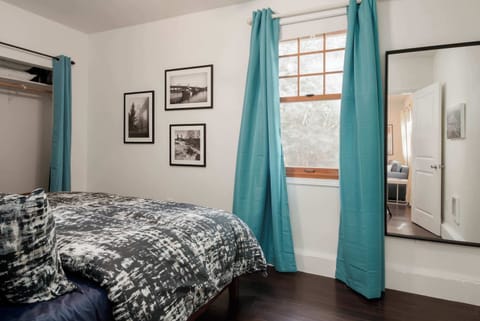 #StayinMyDistrict Historic Kenton comfortable & fully furnished Guest House. Make this your HOME Suite Home in Portland #BookDirect