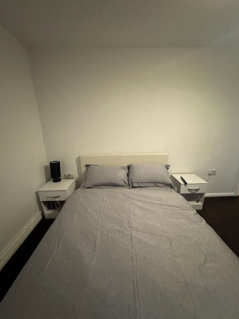 2 bedrooms, iron/ironing board, bed sheets