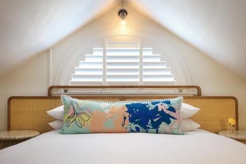 Unit with Queen bed. Exact unit will be assigned upon arrival. Views, colors, and decor may vary.