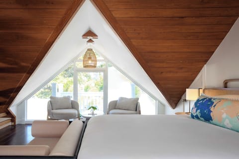 Unit with King bed. Exact unit will be assigned upon arrival. Views, colors, and decor may vary.