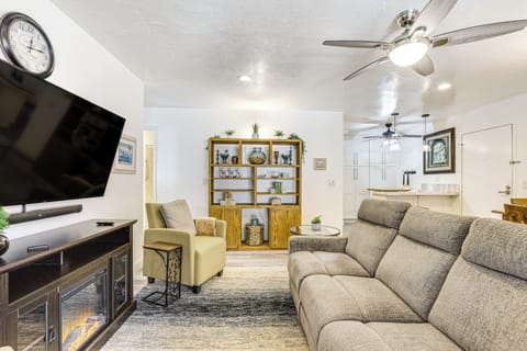 Oceanside Vacation Rental | 2BR | 1BA | 860 Sq Ft | Stairs Required to Enter