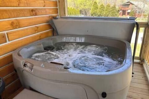 e04efcad-cb0e-49ec-8ffa-e1e7683c71fd