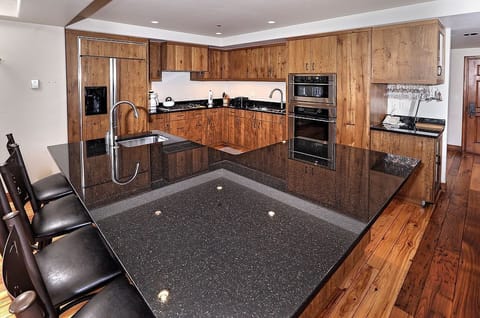 Beaver Creek Pines 4 Bedroom Residence Kitchen