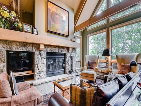 Beaver Creek Pines Lodge 3 Bedroom Townhome Living Room