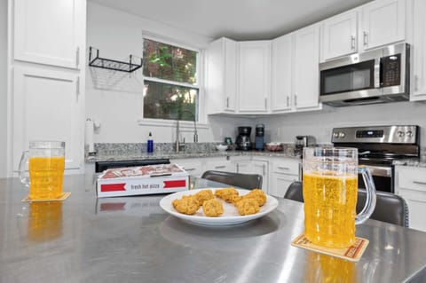 Kitchen: Enjoy cooking in our fully equipped kitchen with stainless appliances and ample natural light