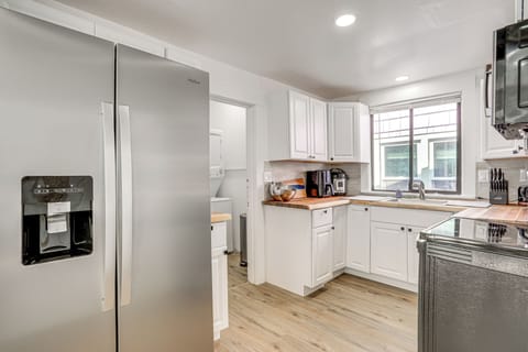 Kitchen | Keurig & Drip Coffee Makers | Air Fryer | Dishwasher | 1st Floor