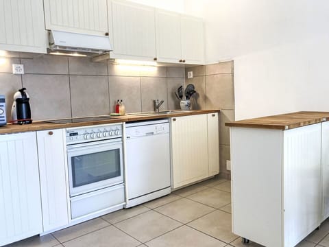 Plant, Furniture, Wood, Porch, Shade, Road Surface, Outdoor Furniture, Building, Chair, Interior Design