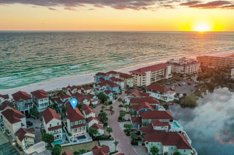 Private beach just steps from the home! Private heated pool and FREE golf cart included! Sleeps 22, 5 bedrooms, 5.5 bath, and 11 beds.