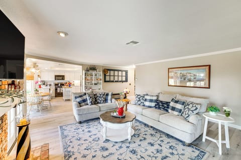 Living Room | 1st Floor | Fireplace