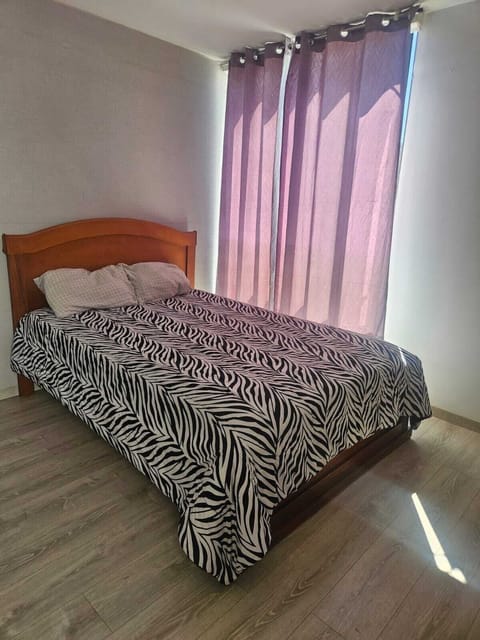 3 bedrooms, iron/ironing board, bed sheets