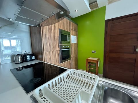 Fridge, oven, stovetop, highchair