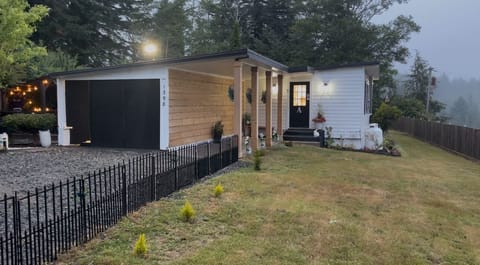 Welcome to Anita’s Roost we can’t wait to accommodate your stay. 🌺