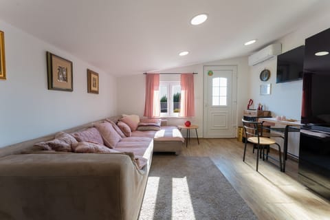Living room 2