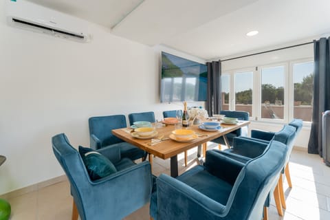 Dining room 1