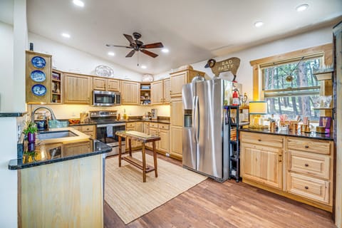 Kitchen | Cooking Basics | Dry Bar | Main Floor