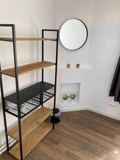 Kast in grote slaapkamer