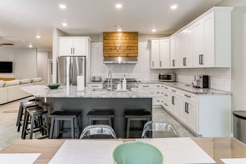 Kitchen | Dishwasher | Updated Appliances