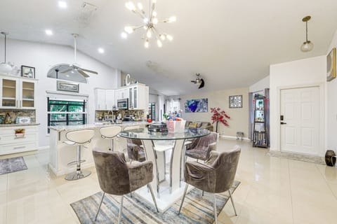 Dining Table | Single-Story Home | Free WiFi | Central A/C & Heating