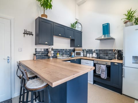Kitchen | High Street Cottage, Treorchy