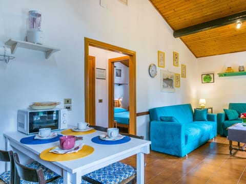 Furniture, Table, Property, Green, Blue, Azure, Interior Design, Picture Frame, Living Room, Floor