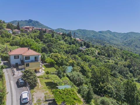 Cloud, Sky, Water, Daytime, Azure, Beach, Coastal And Oceanic Landforms, Natural Landscape, Horizon, Landscape