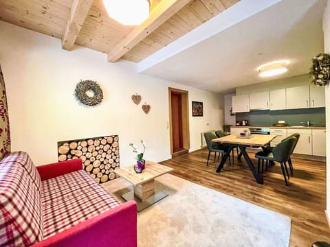 Table, Furniture, Property, Building, Wood, Interior Design, House, Floor, Flooring, Chair