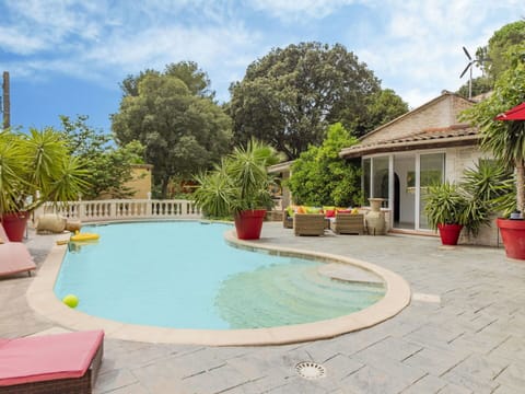 Water, Sky, Plant, Cloud, Building, Azure, Swimming Pool, Tree, Flowerpot, House