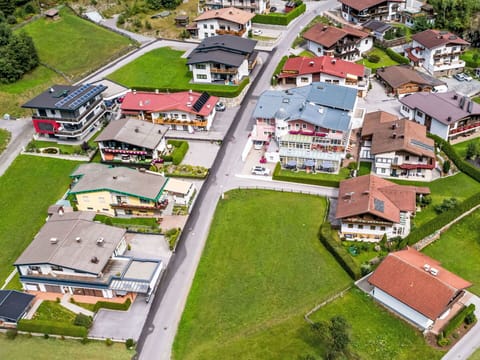 Building, Nature, House, Land Lot, Architecture, Grass, Urban Design, Neighbourhood, Plant, Public Space