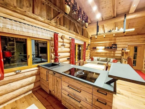 Property, Cabinetry, Wood, Drawer, Interior Design, Flooring, Floor, Hardwood, Hall, House