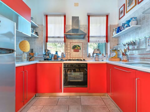 Sky, Snow, Mountain, Building, World, Slope, House, Natural Landscape, Freezing, Landscape