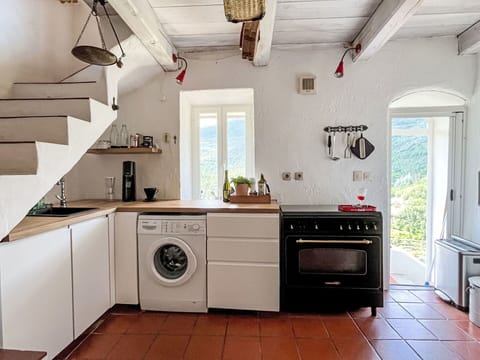 Cabinetry, Countertop, Kitchen Sink, Furniture, Kitchen Stove, Kitchen Appliance, Tap, Kitchen, Cooktop, Gas Stove